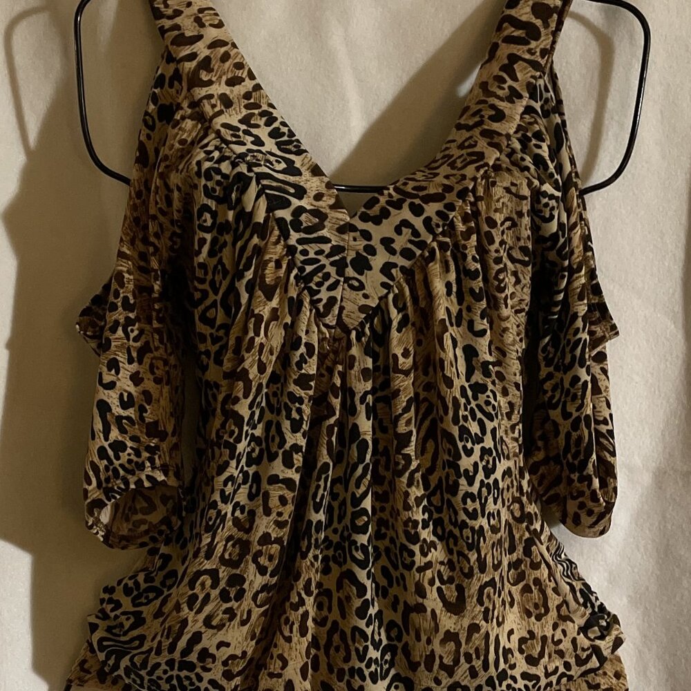 Womens Siren Lily Shirt Size Small Leopard Print